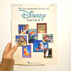 The New Illustrated Treasury of Disney Songs by Hal Leonard Corp Paperback